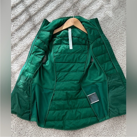 Lululemon Everglade Green Down For It Vest, Size 2 - Picture 5 of 10
